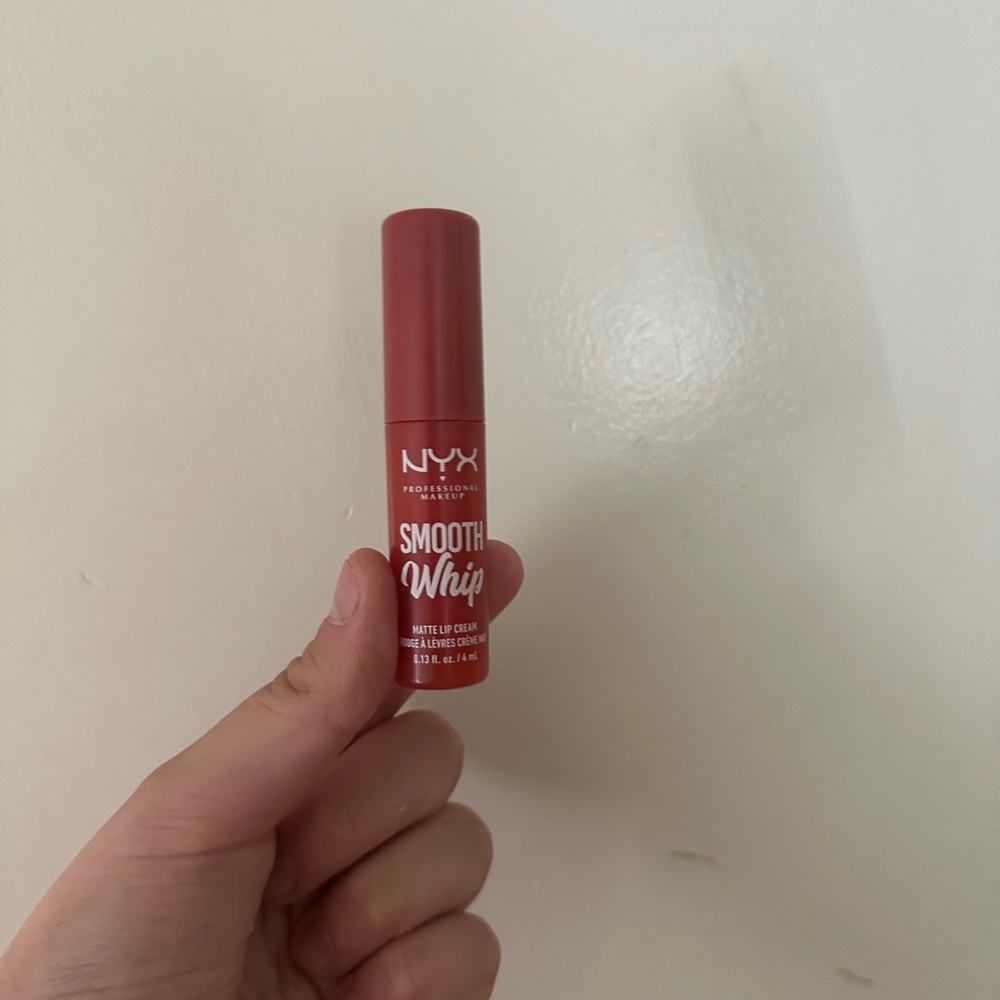 Red lip - Picture 7 of 7